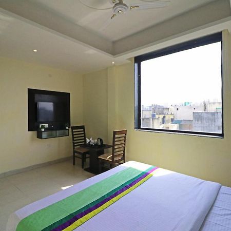 Hotel Paragon Suites Yeni Delhi Dış mekan fotoğraf
