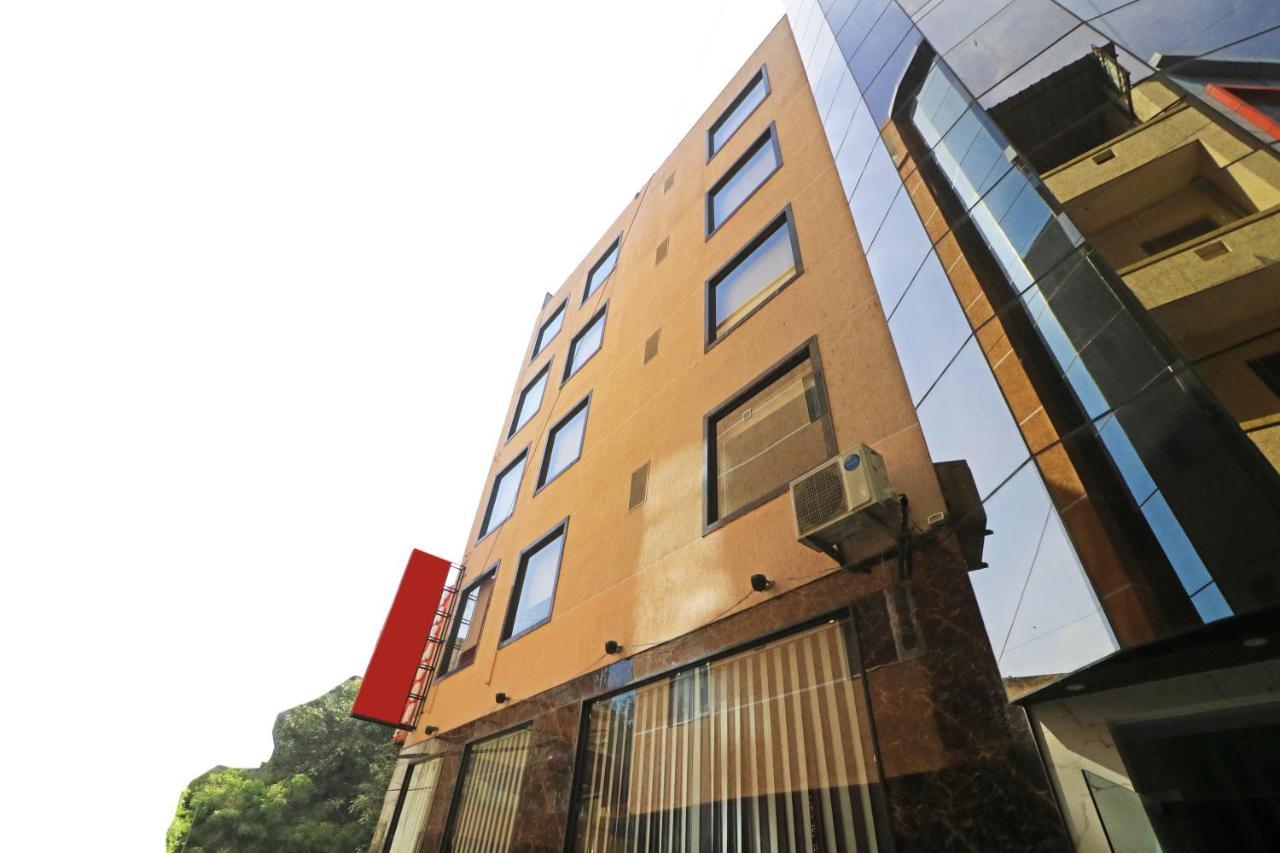Hotel Paragon Suites Yeni Delhi Dış mekan fotoğraf