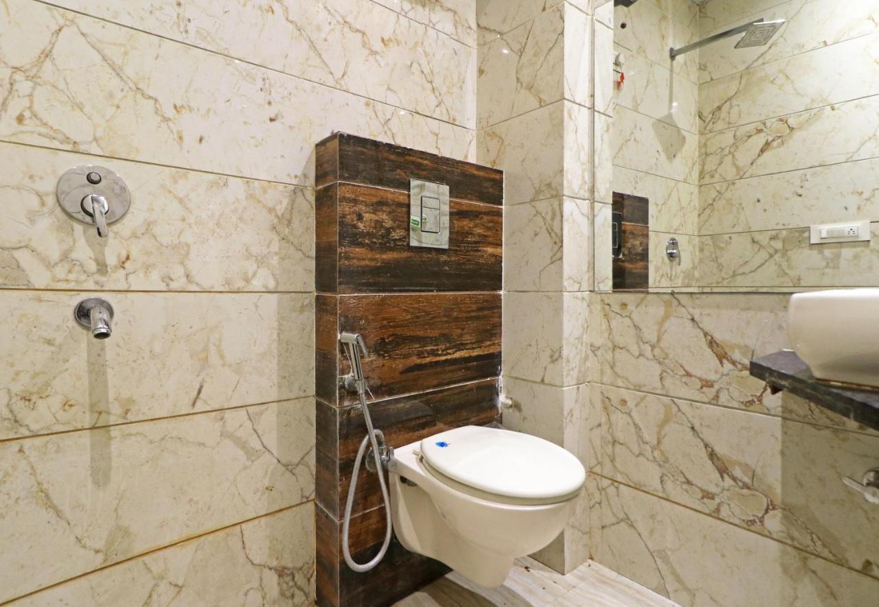 Hotel Paragon Suites Yeni Delhi Dış mekan fotoğraf