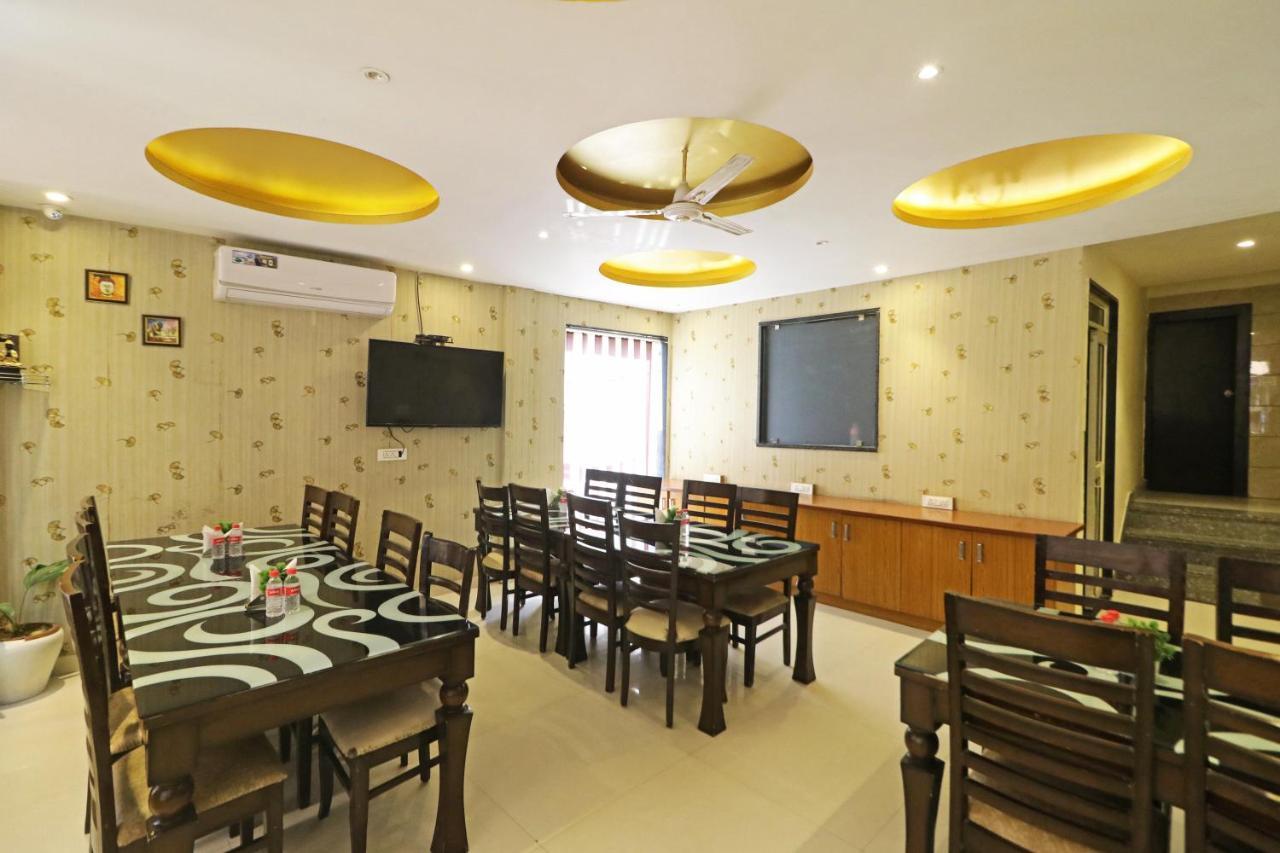 Hotel Paragon Suites Yeni Delhi Dış mekan fotoğraf