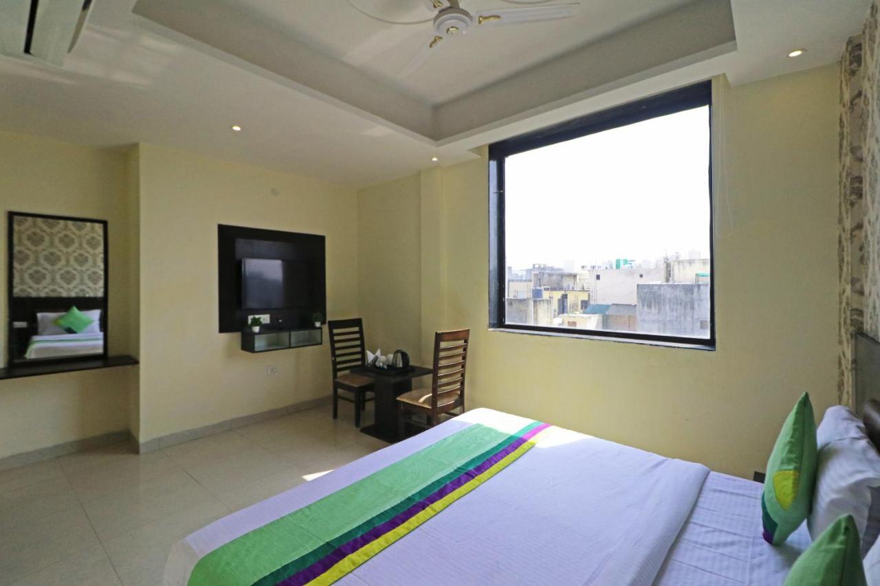 Hotel Paragon Suites Yeni Delhi Dış mekan fotoğraf