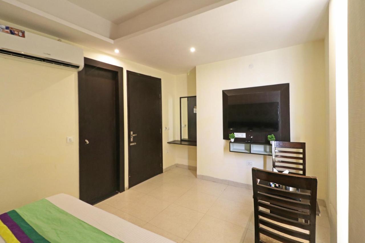 Hotel Paragon Suites Yeni Delhi Dış mekan fotoğraf