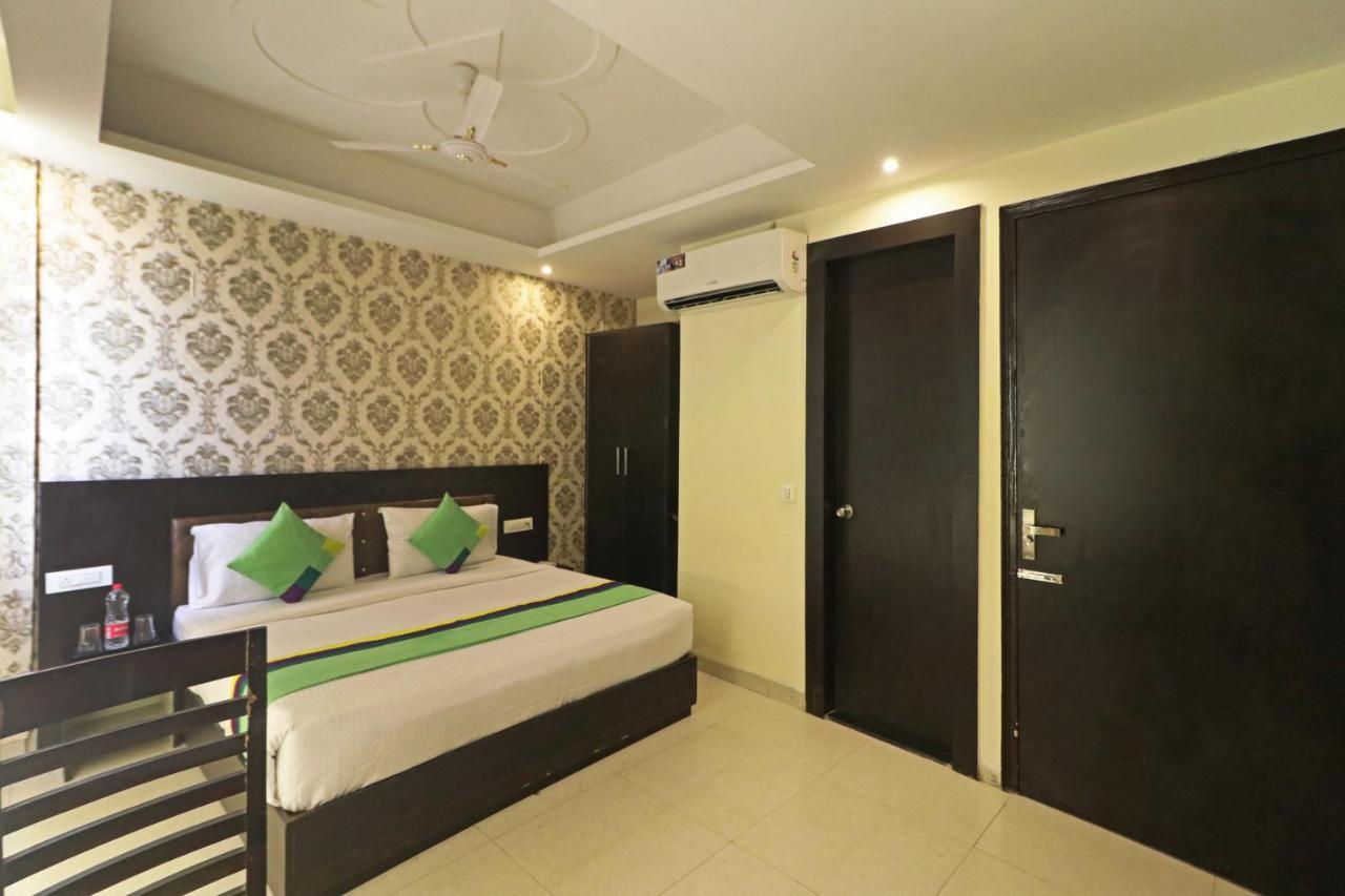 Hotel Paragon Suites Yeni Delhi Dış mekan fotoğraf