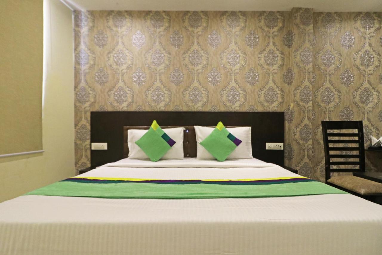 Hotel Paragon Suites Yeni Delhi Dış mekan fotoğraf
