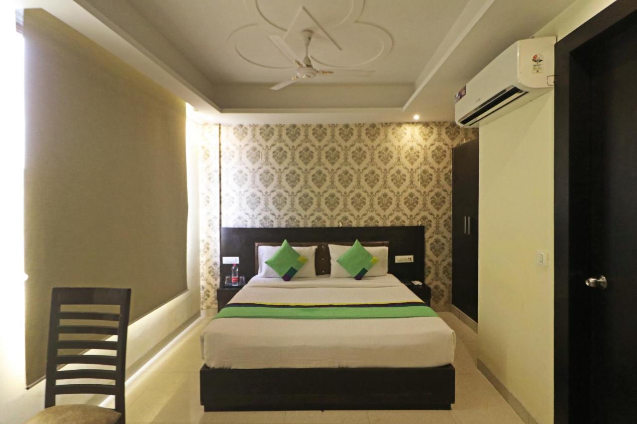 Hotel Paragon Suites Yeni Delhi Dış mekan fotoğraf